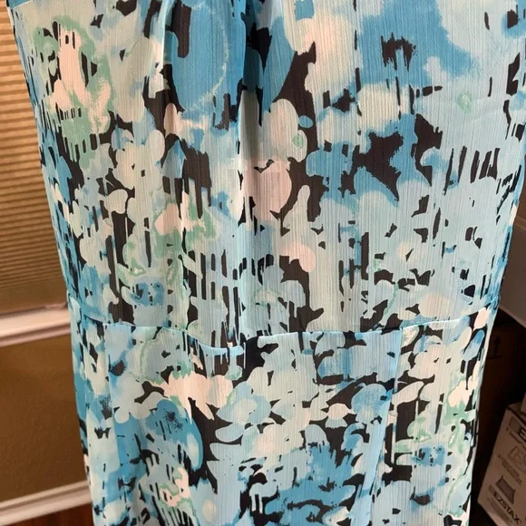 Lane Bryant blue floral blouse - Picture 4 of 6